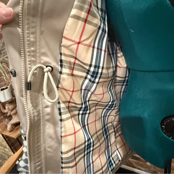 Women's Long Hooded Anorak Style Windbreaker Jacket | Outdoor Raincoat - Picture 7 of 10